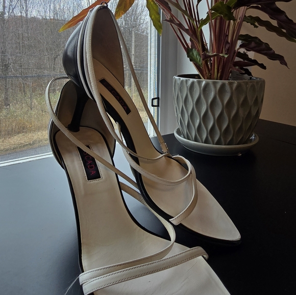 Escada authentic vintage strappy kitten heels - Picture 2 of 5
